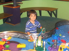 082304 Elias at Baltimore Science Museum